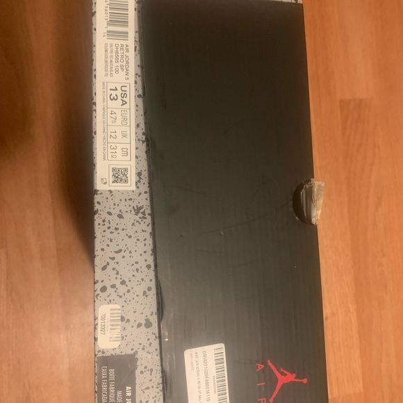 Lightly stained Retro Jordan Sail 5’s - Picture 5 of 7